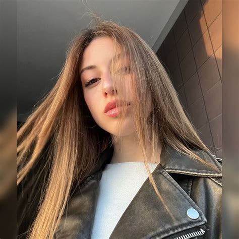 Gia (@giadgo) .